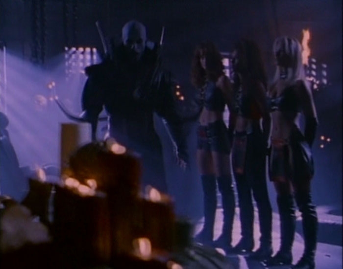 MKC Episode09 Screen006 Mika Siann Sora Quan Chi