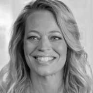JeriRyan.webp